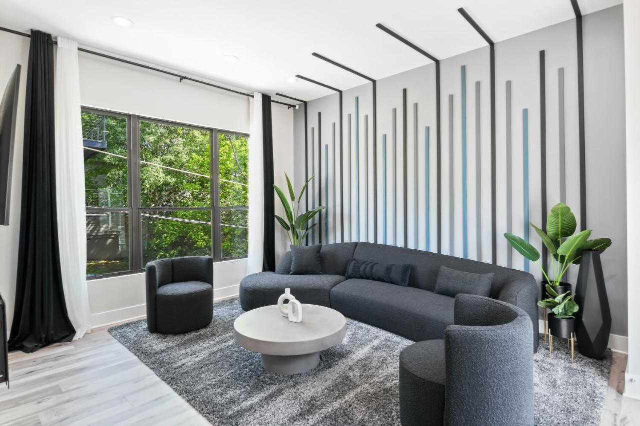 The Red Door - Ultra Modern Atlanta Home - Designedbydom Eksteriør bilde